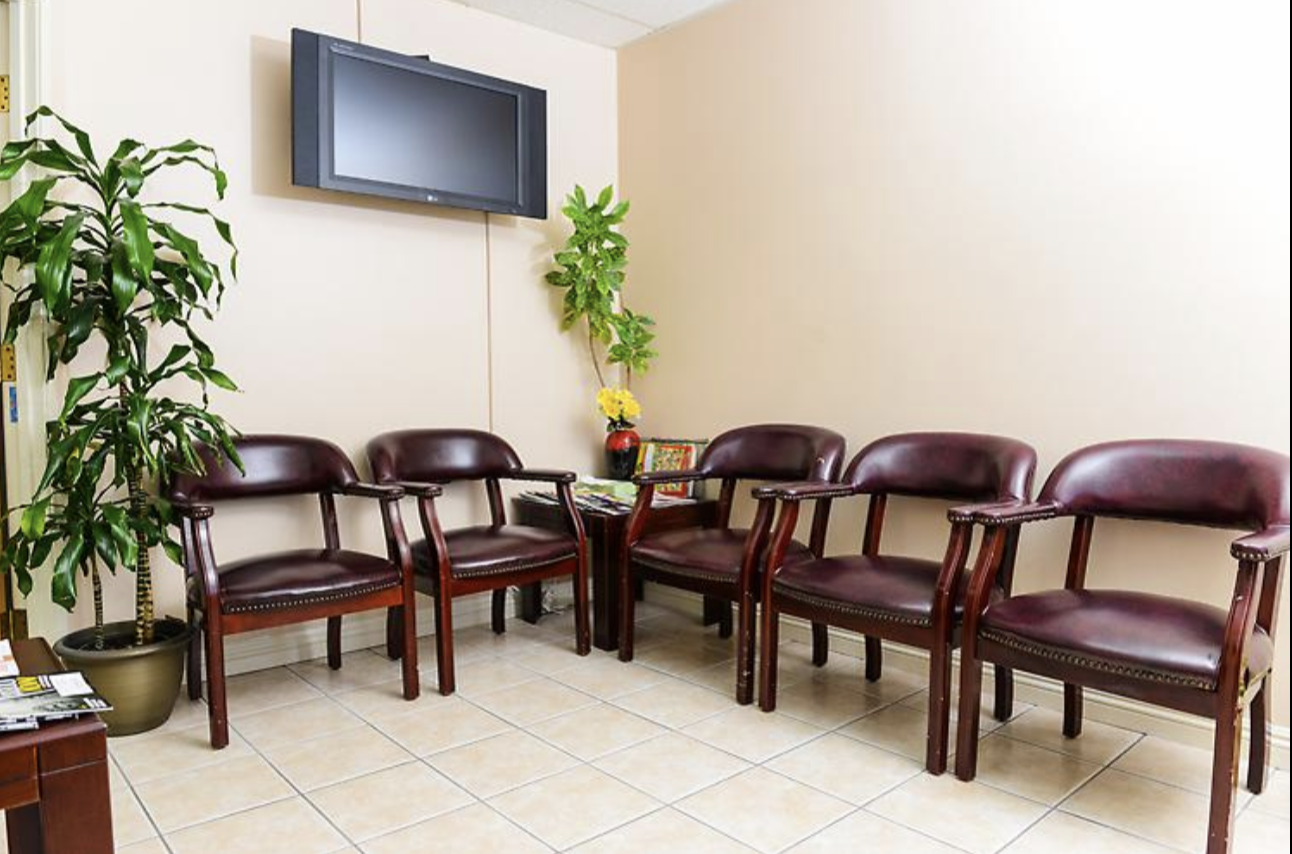 Dentist in  Huntington Beach